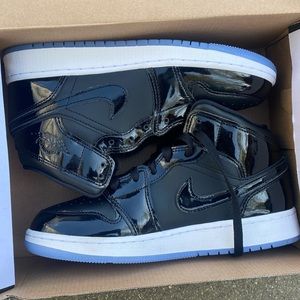 New air Jordan shoes brand new size 5.5 boys